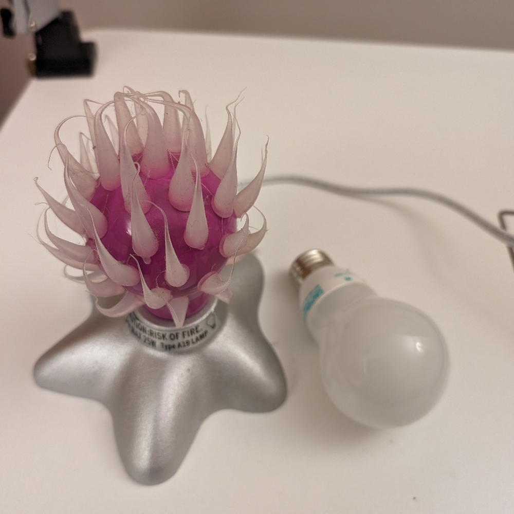 Vintage Shangpin Light Base with Artistic Bulbs, Blue and Pink Red Spiked Bundle